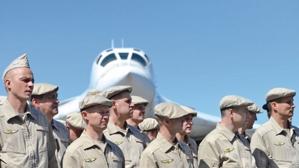 Bombarderos se irán de Venezuela mañana, dice EU