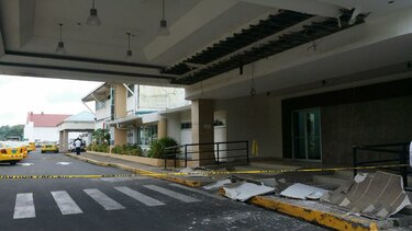 Se desprende parte del techo en la entrada del aeropuerto de Albrook