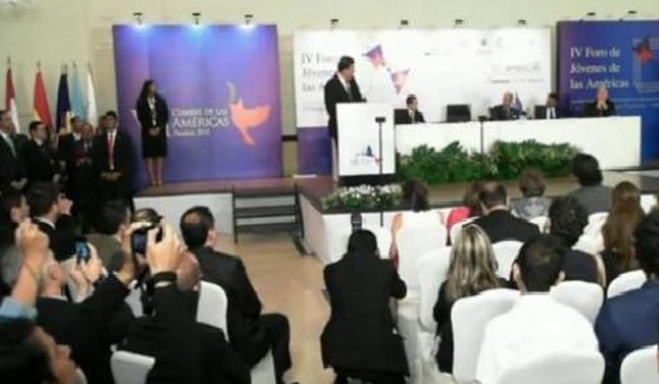 Jóvenes entregan declaración de compromisos