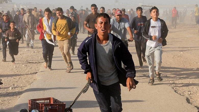 “Desde la Segunda Guerra Mundial no ha habido ningún caso de hambruna tan minuciosamente diseñada y controlada como la de Gaza”: experto en hambrunas Alex de Waal