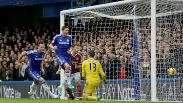 Terry y Diego Costa anotan y el Chelsea consolida su liderato