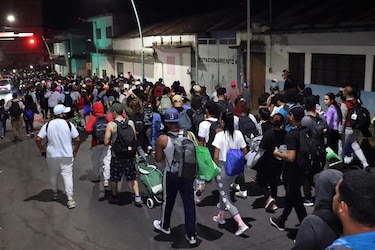 Nueva caravana de migrantes sale del sur de México pese a nuevas restricciones impuestas por Trump