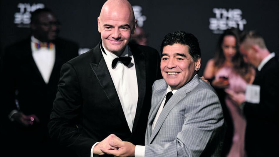 Ancha es la puerta del fútbol