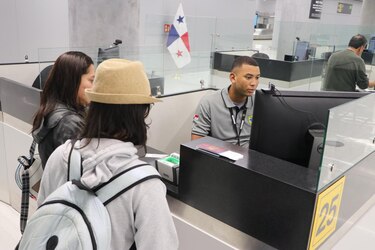 Migración: 2 mil 106 viajeros no cumplieron con requisitos de ingreso al país y fueron rechazados