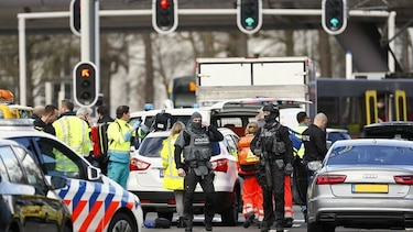 Policía de Holanda busca al autor de la balacera; confirman un muerto