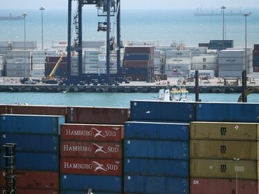Paralización en puertos chilenos continúa y pone en jaque exportaciones