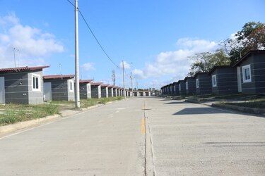 Gobierno arrastra deuda con promotoras; reclaman $140 millones por viviendas sociales