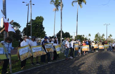 El traspaso de fincas para el mercado del marisco debe declararse ilegal: Rigoberto González