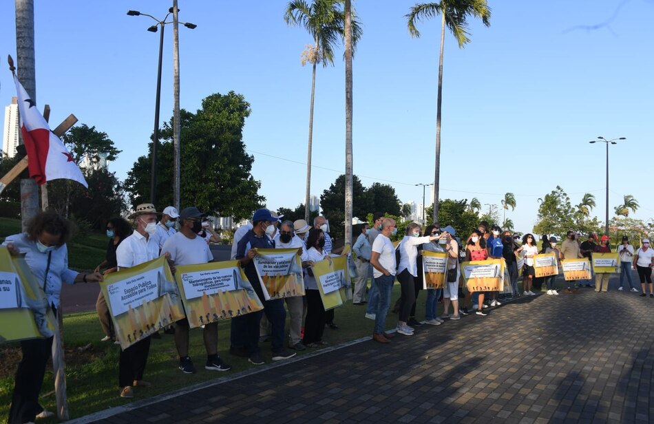 El traspaso de fincas para el mercado del marisco debe declararse ilegal: Rigoberto González