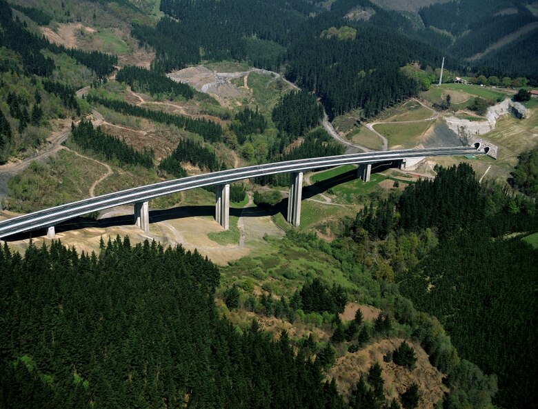 OHL: más de cien años haciendo historia en ingeniería civil y edificación singular