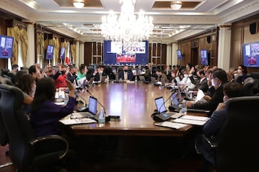 Gabinete aprueba el costo para que las telefónicas utilicen otro espectro de banda