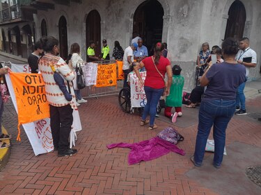 27 víctimas de accidentes con metrobuses reclaman indemnización, tras 13 años de espera