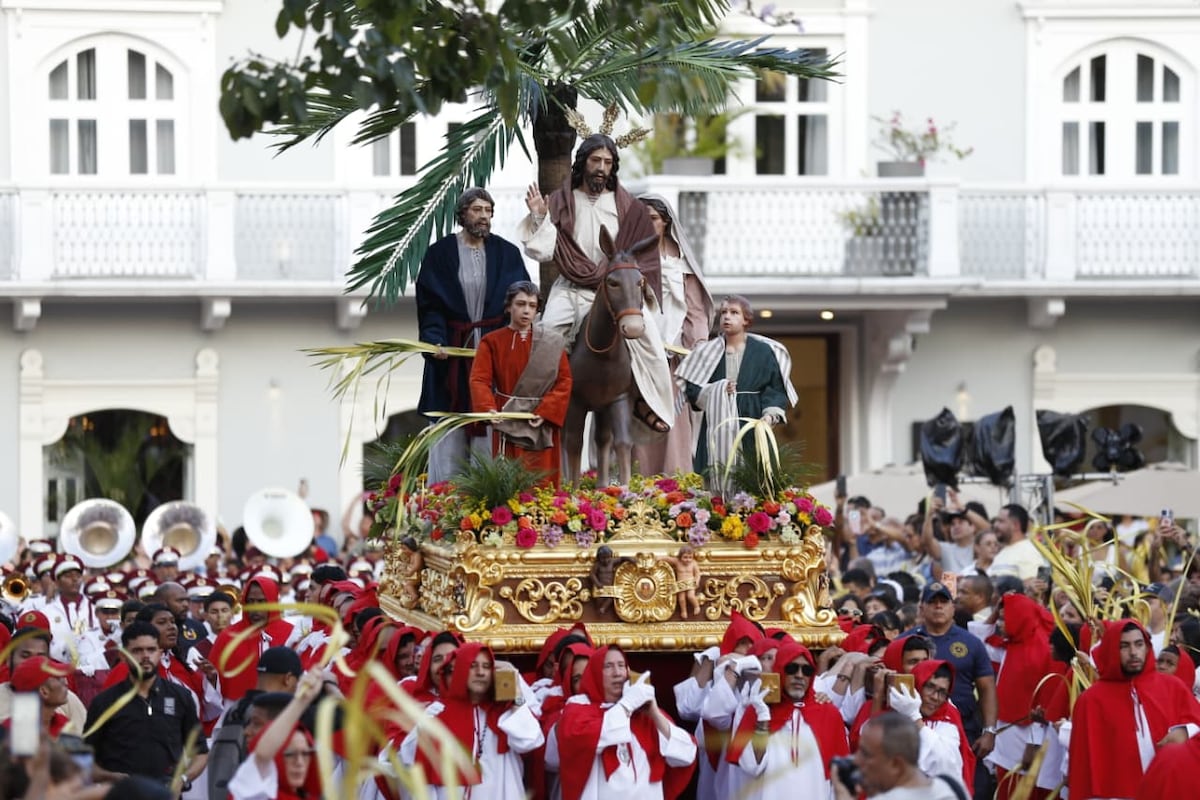 Domingo de Ramos en el Casco Antiguo: bendición de las palmas
