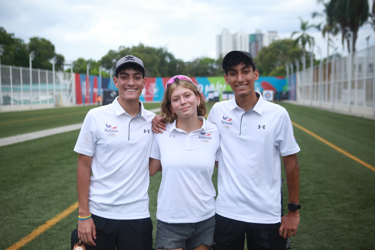 Raquel, Santiago y Nicolás: los trillizos panameños comparten el sueño suramericano entre triatlón y tiro