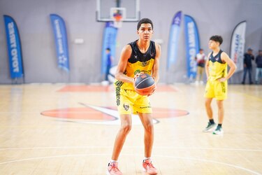 La Salle derrotó al Colegio Javier en una final nostálgica de Ludos