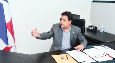 El director del Idaan admite la politización de la distribución del agua en Panamá Este