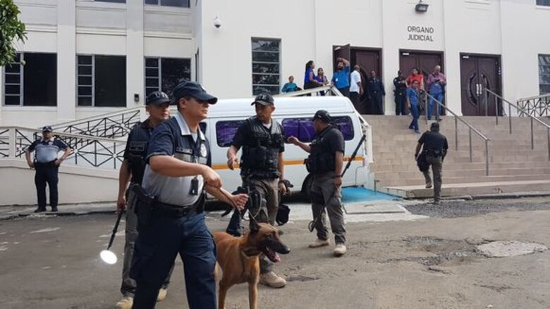 Ricardo Martinelli continuará detenido provisionalmente