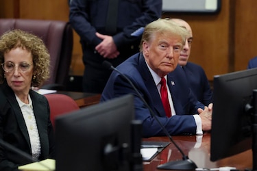 Donald Trump regresa a Nueva York con su espectáculo itinerante de causas judiciales