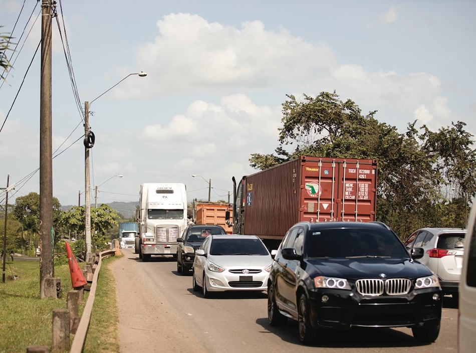 Prometen solución para congestionamiento en calle de ingreso a PSA