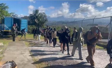 Detienen en Chiriquí un camión con 22 migrantes vietnamitas; hay una persona aprehendida