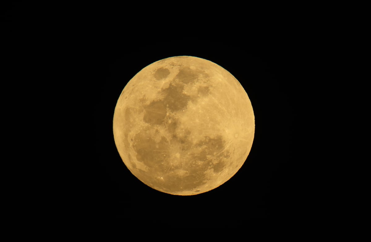 Luna Rosa: el fenómeno astronómico que brilla sobre Panamá