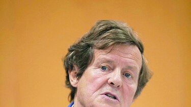 Hare defiende el papel del autor