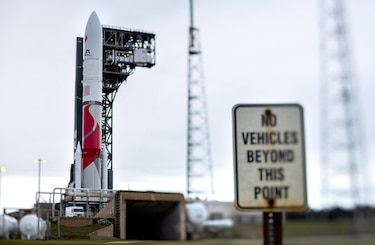 Lanzan la primera misión robótica comercial a la Luna