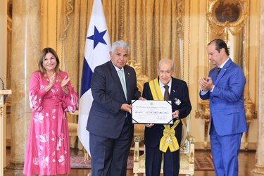 Luis H. Moreno, homenajeado con la Orden Manuel Amador Guerrero en grado de Gran Cruz