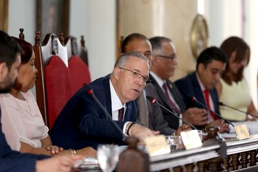Fábrega adeuda partida de inversión a juntas comunales, pero aumenta la planilla