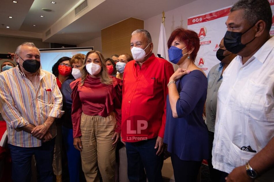 Diputados del CD liderados por Yanibel Ábrego tienen acercamiento con la dirigencia del Partido Alianza
