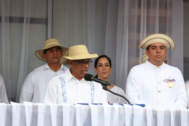 Agua para ricos, agua para pobres: así se bebe en La Villa