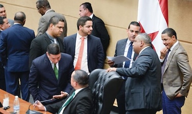 PRD replantea cambios para los tres poderes