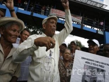 Jubilados cierran parcialmente la vía Transístmica