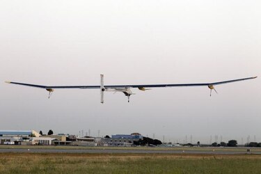 ‘Solar Impulse’ despega para iniciar su viaje a través de Estados Unidos