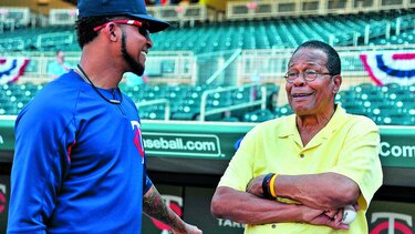Bienvenido, Carew