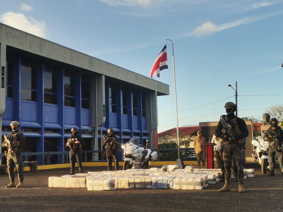Decomisan una tonelada de cocaína y detienen a cinco colombianos en Costa Rica