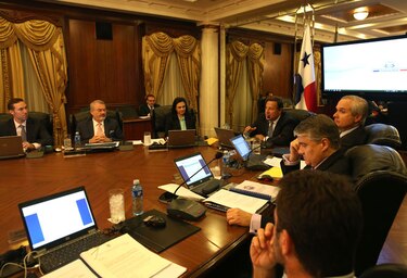 Gobierno reforma normativa de pago de honorarios para cónsules