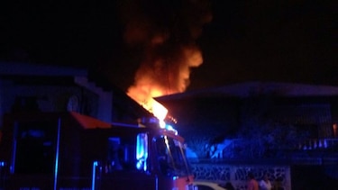 Incendio en Colón deja dos bomberos heridos