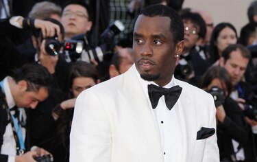 Sean ‘Diddy’ Combs se disculpa luego de aparecer en un video golpeando a su pareja
