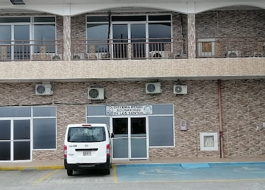 Hombre que colisionó a ciclistas es acusado de homicidio culposo agravado y queda detenido