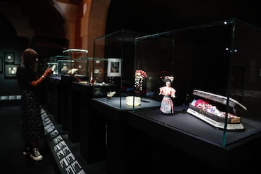 Museo de la Moda de París celebra a Frida Kahlo