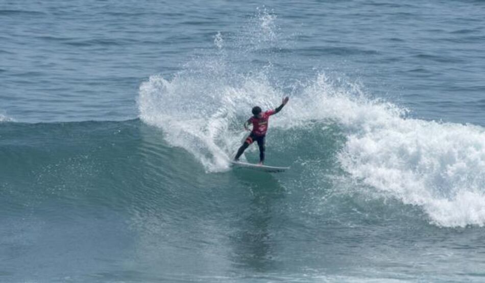 Panameños van al repechaje en Mundial de Surf