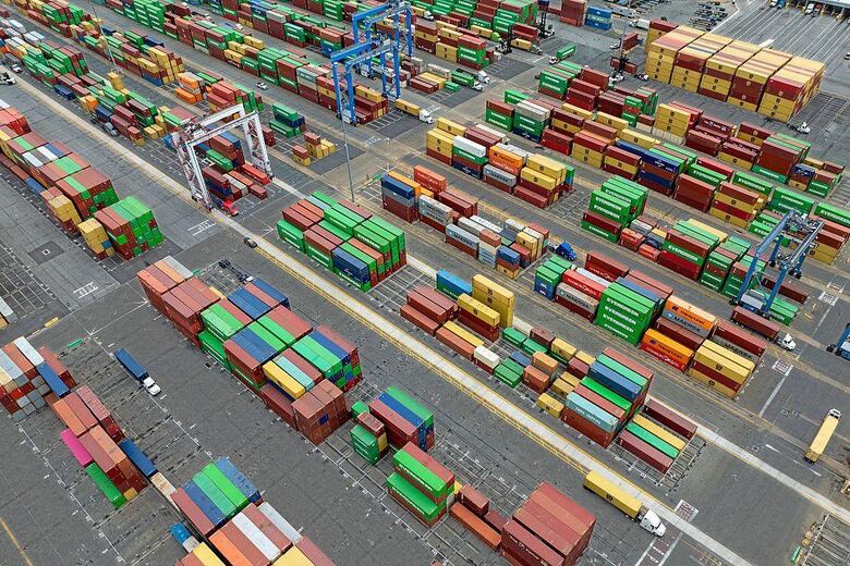 Qué ha hecho Trump para cumplir su gran promesa de bajar los precios en Estados Unidos (¿y lo ha logrado?)