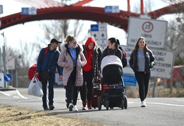 El número de refugiados ucranianos aumentó en 200,000 personas en 24 horas