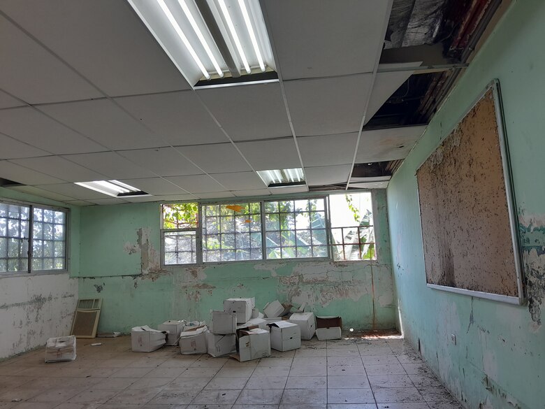 Padres del Instituto Alfredo Cantón rechazan retorno a sede alquilada en la Oxford por condiciones precarias