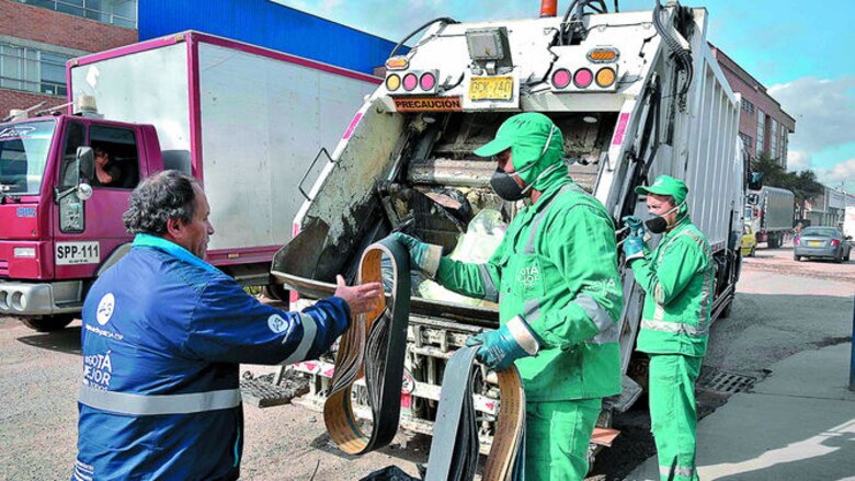 Biblioteca hecha de la basura