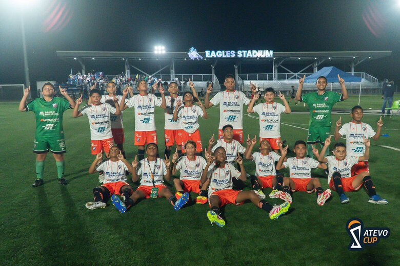 Atevo Cup: Definidos los últimos finalistas en una jornada épica bajo la lluvia capitalina