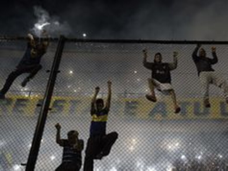 Partido Boca-River fue suspendido por incidentes