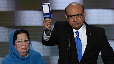 Senador McCain critica a Donald Trump por declaraciones contra familia de militar musulmán
