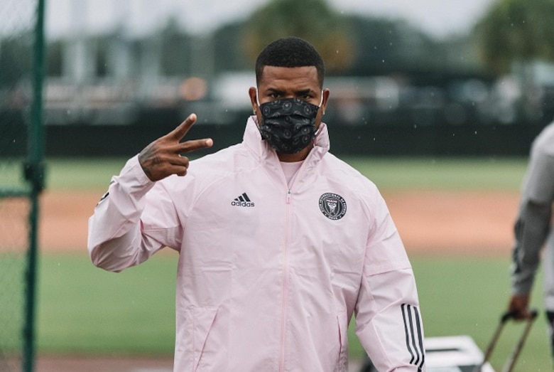 Póker, playstation y ping-pong, así se distrae Román Torres en la burbuja de la MLS